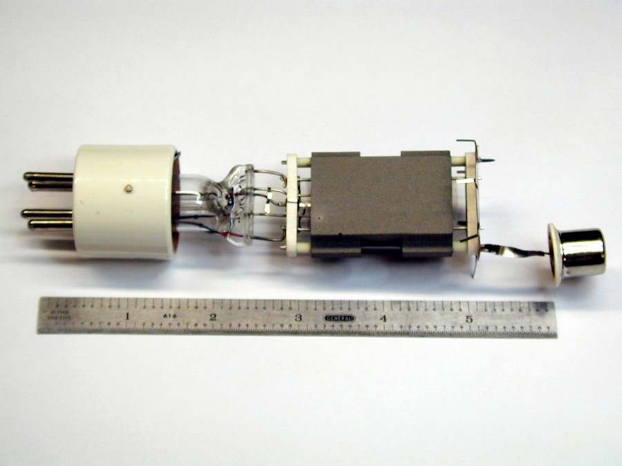 572B parasitic oscillation stability