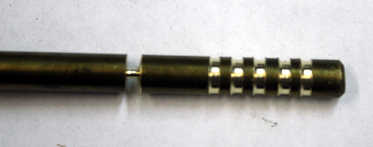 Center brass barb Derale 